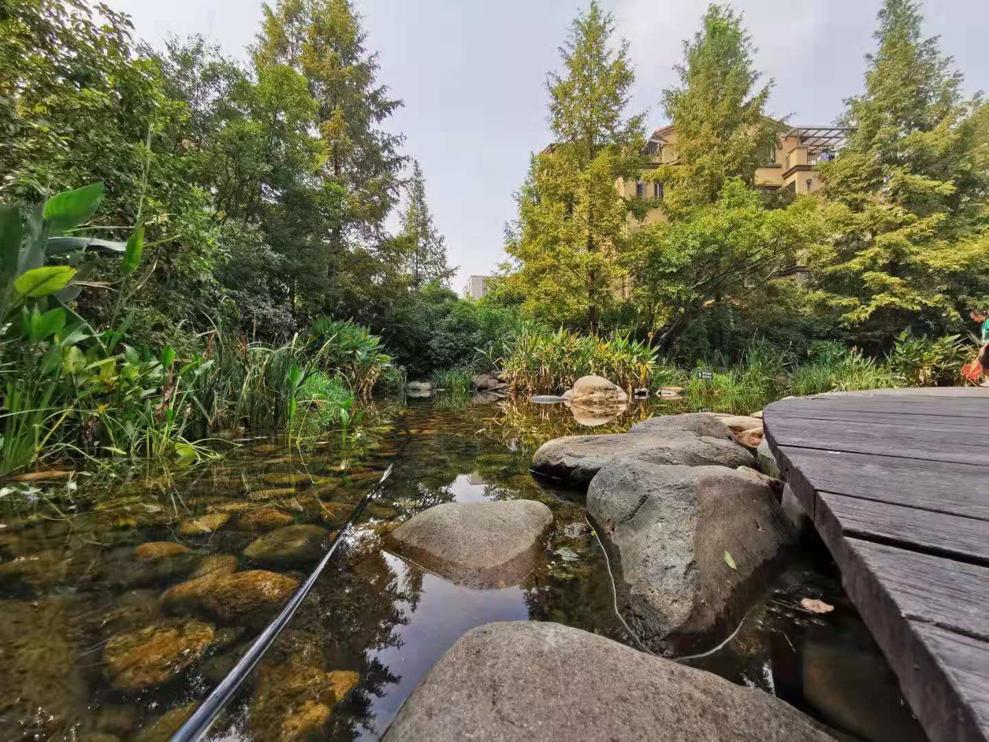 融科瑷骊山小区实景 11
