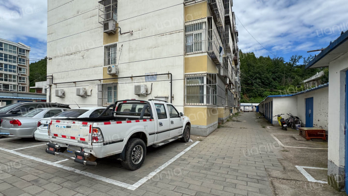 双龙水泥集团南生活区家属楼外景图