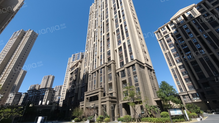 海投自贸天际外景图