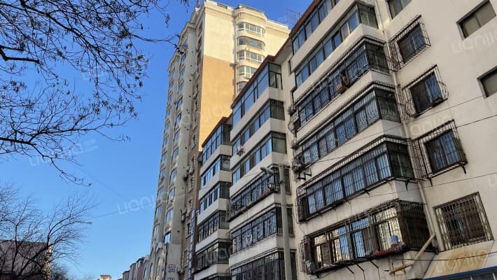 济源大厦外景图