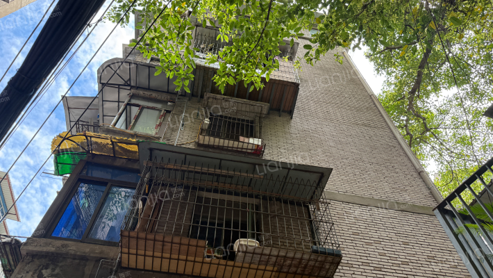 偏石板坡外景图