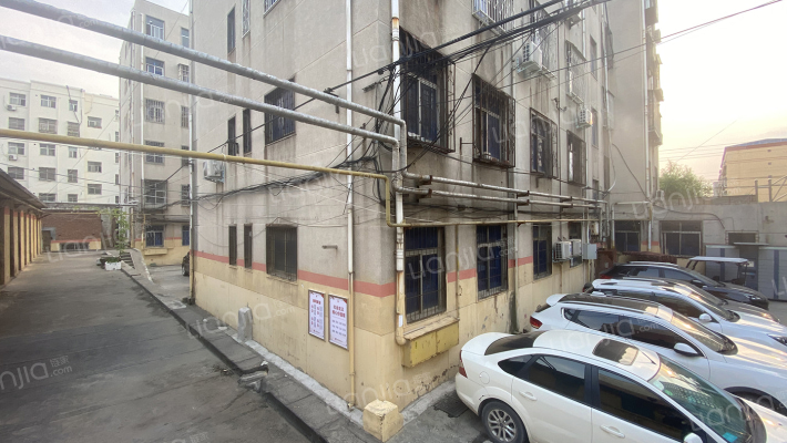 粮食局家属院外景图