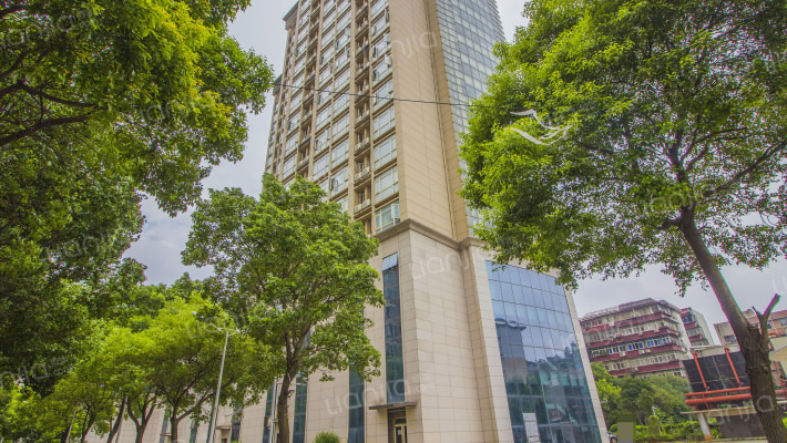 中寰广场外景图