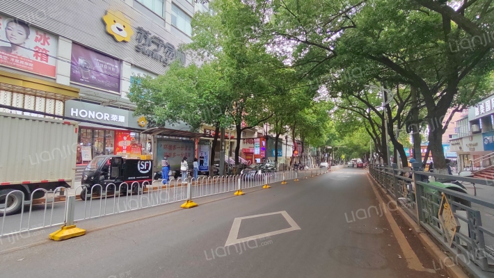 妇幼保健院集资房外景图
