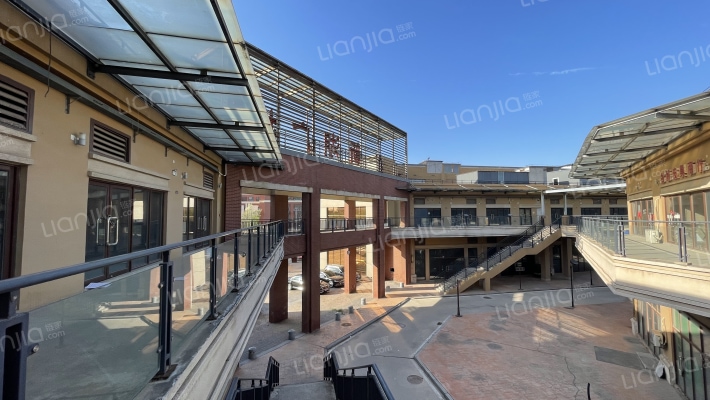 新湖广场外景图