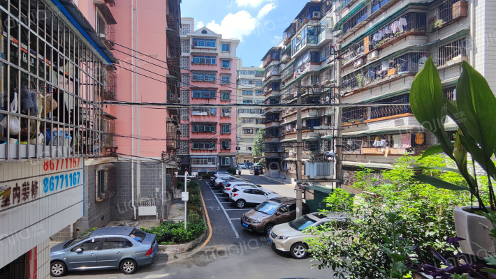 贵钢团坡桥小区外景图