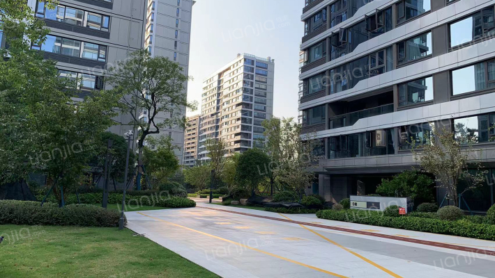 西房良语云缦外景图