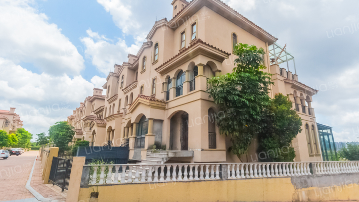 雍泉度假山庄外景图