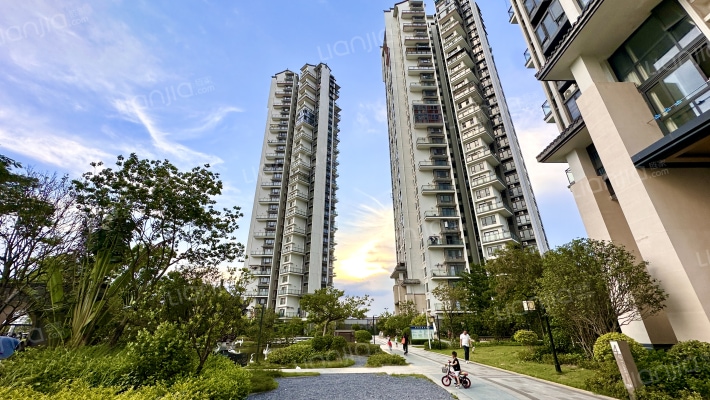 方圆云山诗意云玺外景图