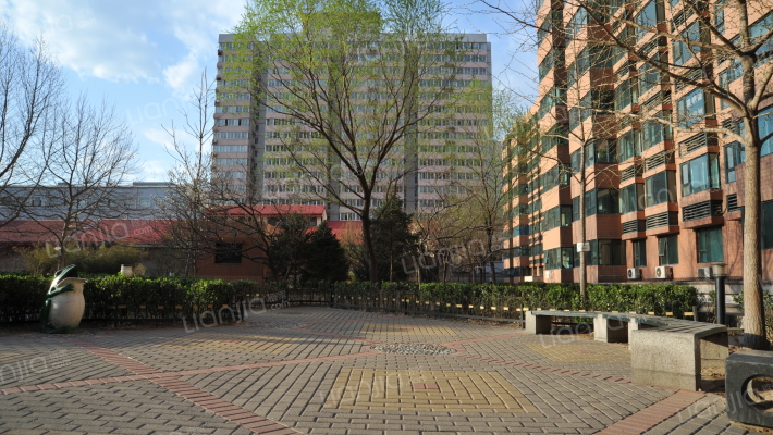 芳群公寓外景图