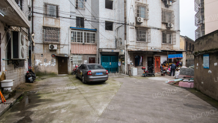 时代先锋公寓外景图