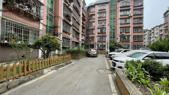 长山小区外景图