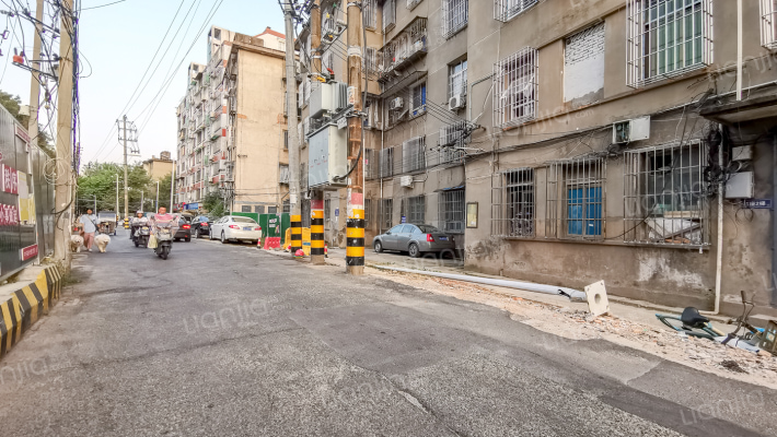 电力宿舍外景图