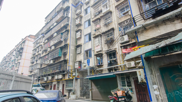 新族公寓外景图