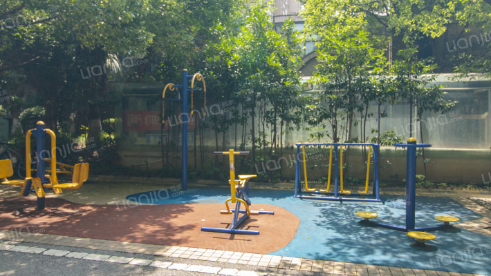 绿地中央广场C区外景图