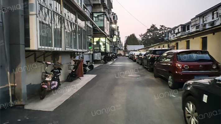 河北地勘局红旗大街宿舍外景图