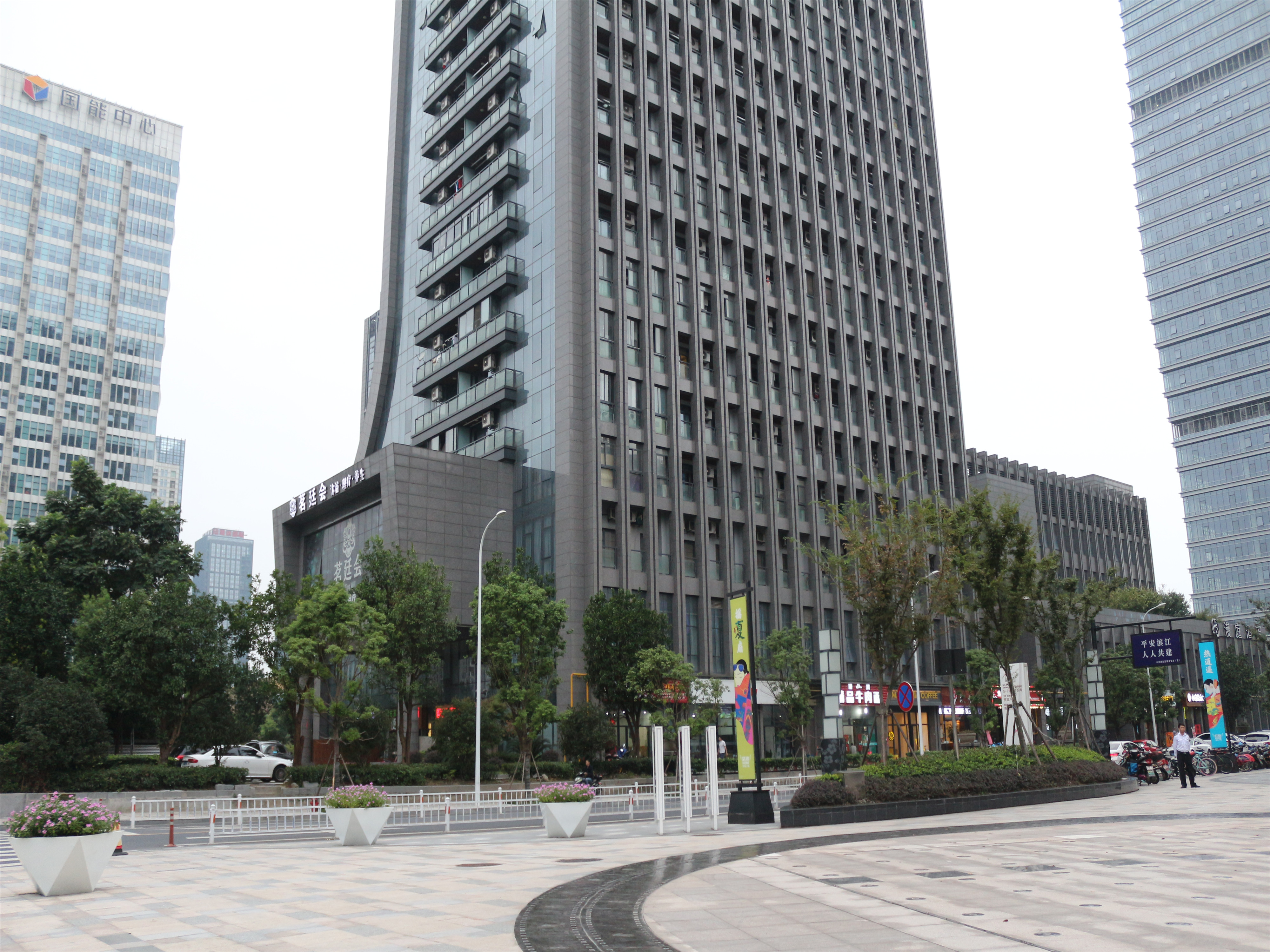 东和时代小区实景 5