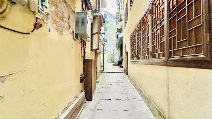 黄桷垭正街外景图