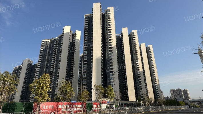 雅居乐铂琅峯花园外景图