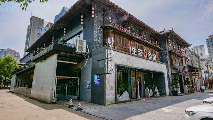 普菲特国际购物广场外景图