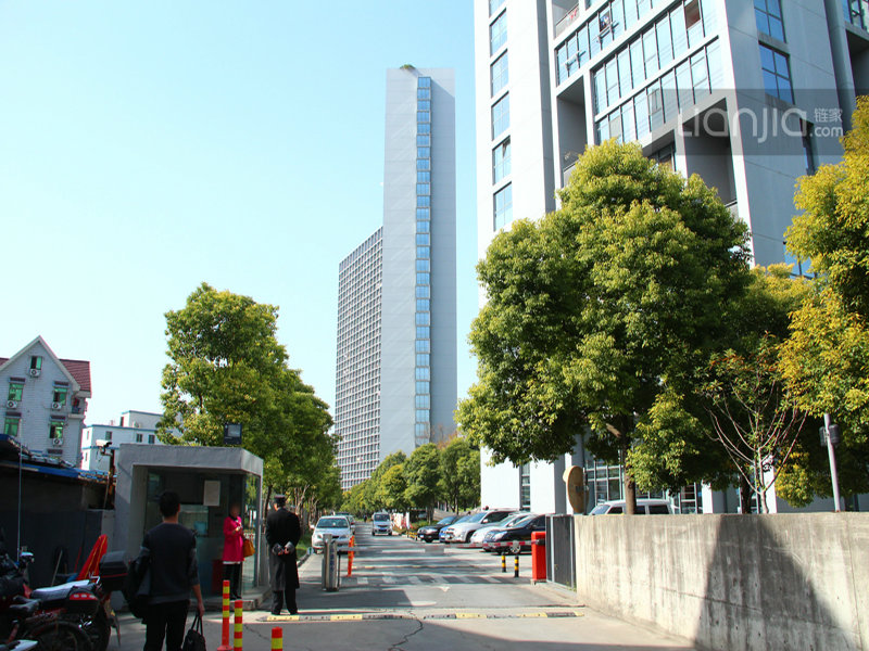 Beyond City compound photo 18