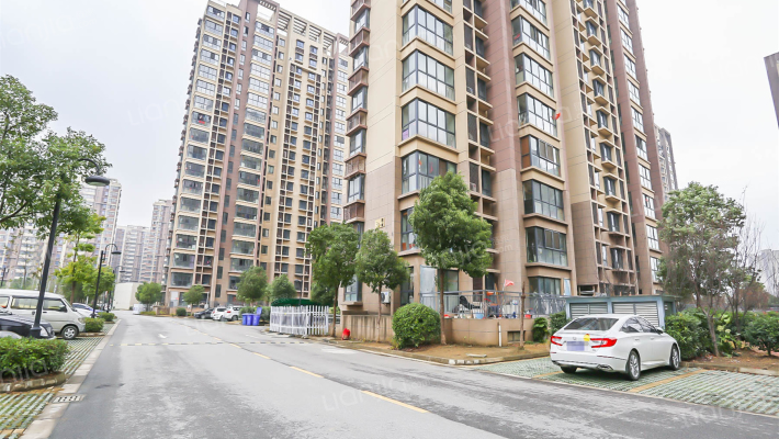 尹东新村六期外景图