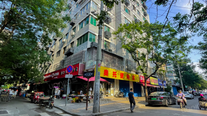 皇冠小区外景图