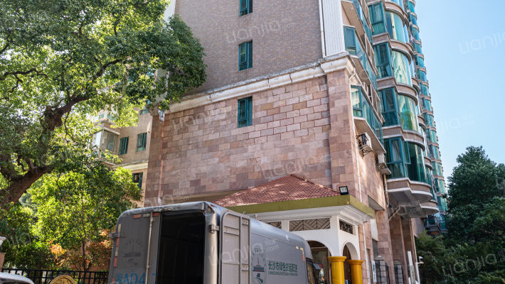 金色华庭外景图