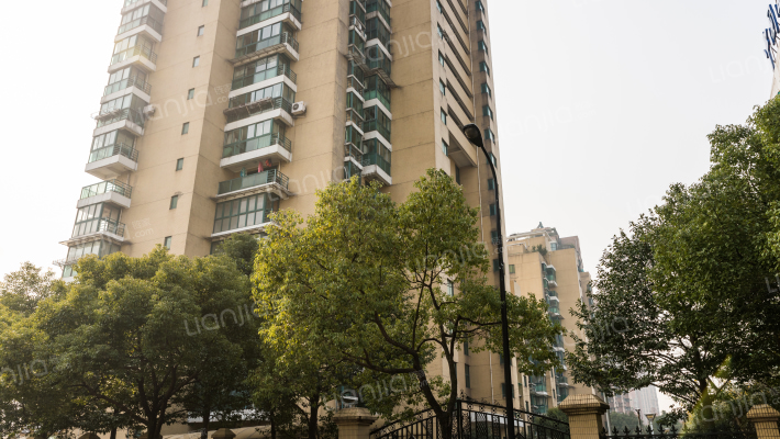 蓝江公寓外景图