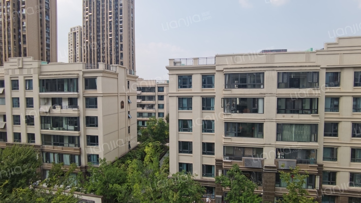 清江山水九程外景图