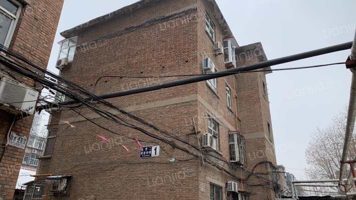 市第二职业中学宿舍外景图