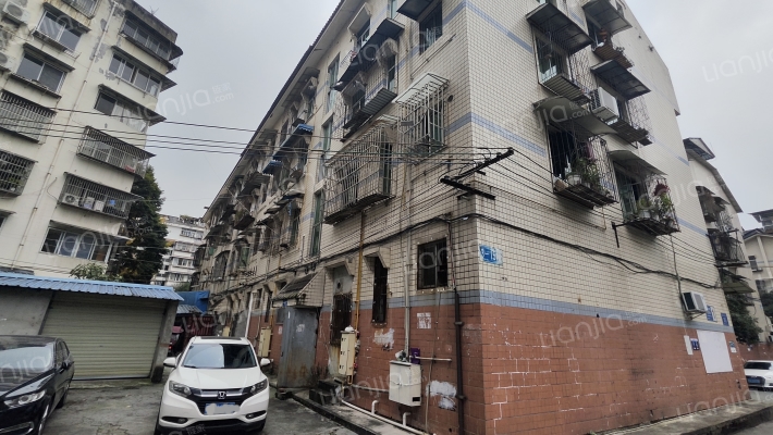 观凤东街205号外景图