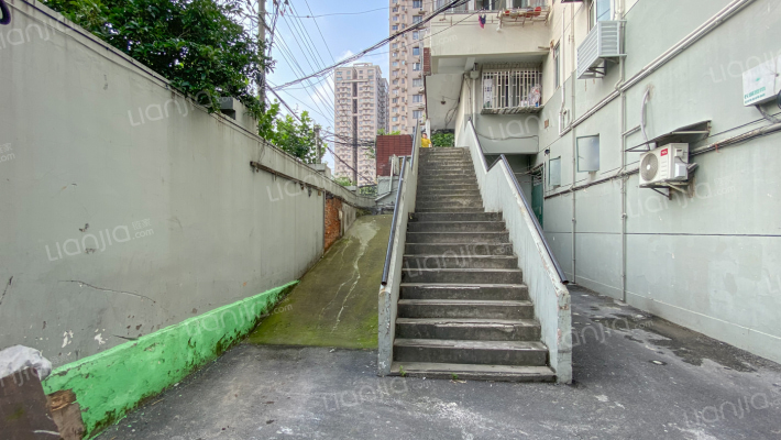 临平路250弄外景图