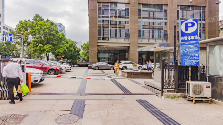 华泰证券大厦外景图