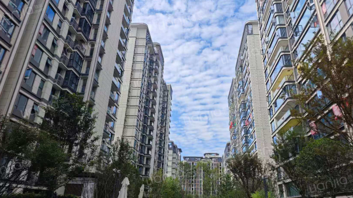 人居云缦林语外景图