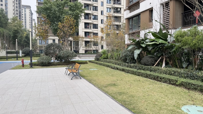 万科四季花城一期外景图