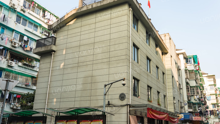 狮虎桥河下外景图