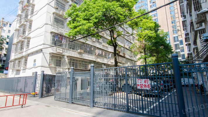 迎龙阁公寓外景图