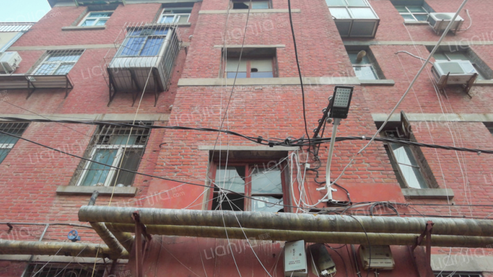 经一路四号院外景图