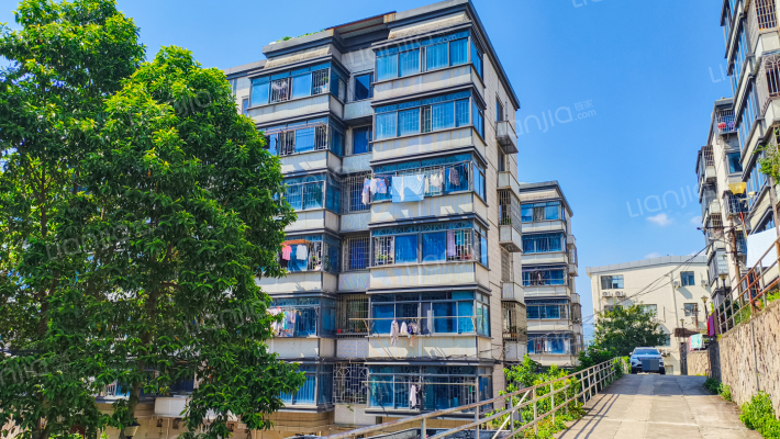 水利水电闽江工程局宿舍外景图