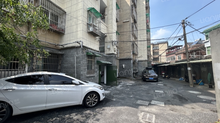 教学路38号外景图