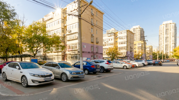 建材城西一里外景图