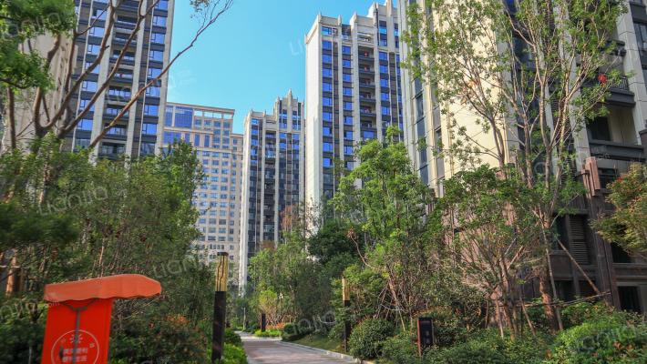 天鹅湖畔二期外景图