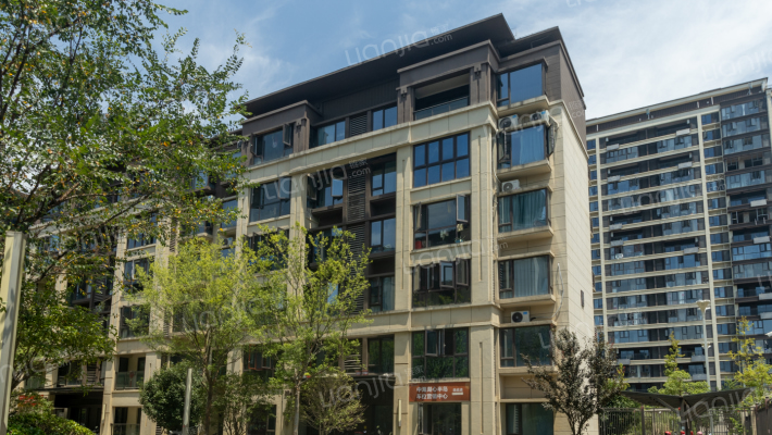 中海湖心半岛外景图