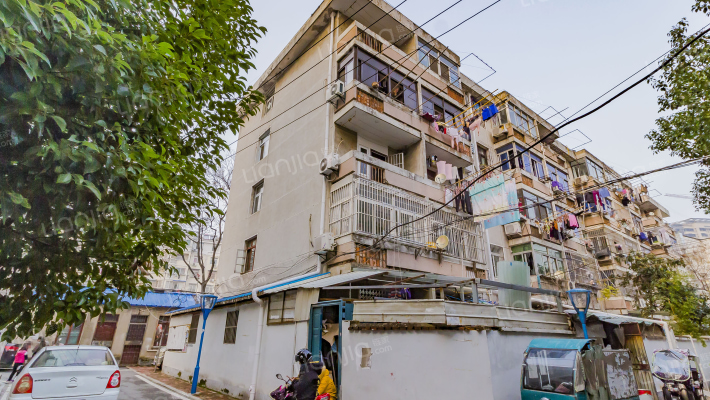 小百货宿舍外景图