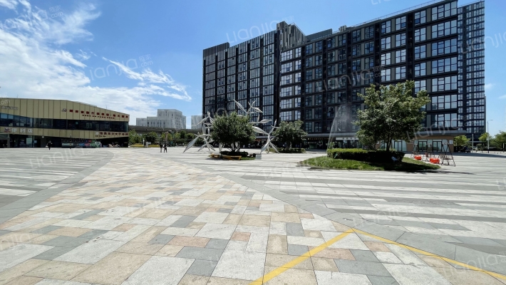 FCC中央城外景图