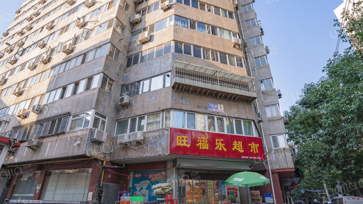 万荣公寓外景图