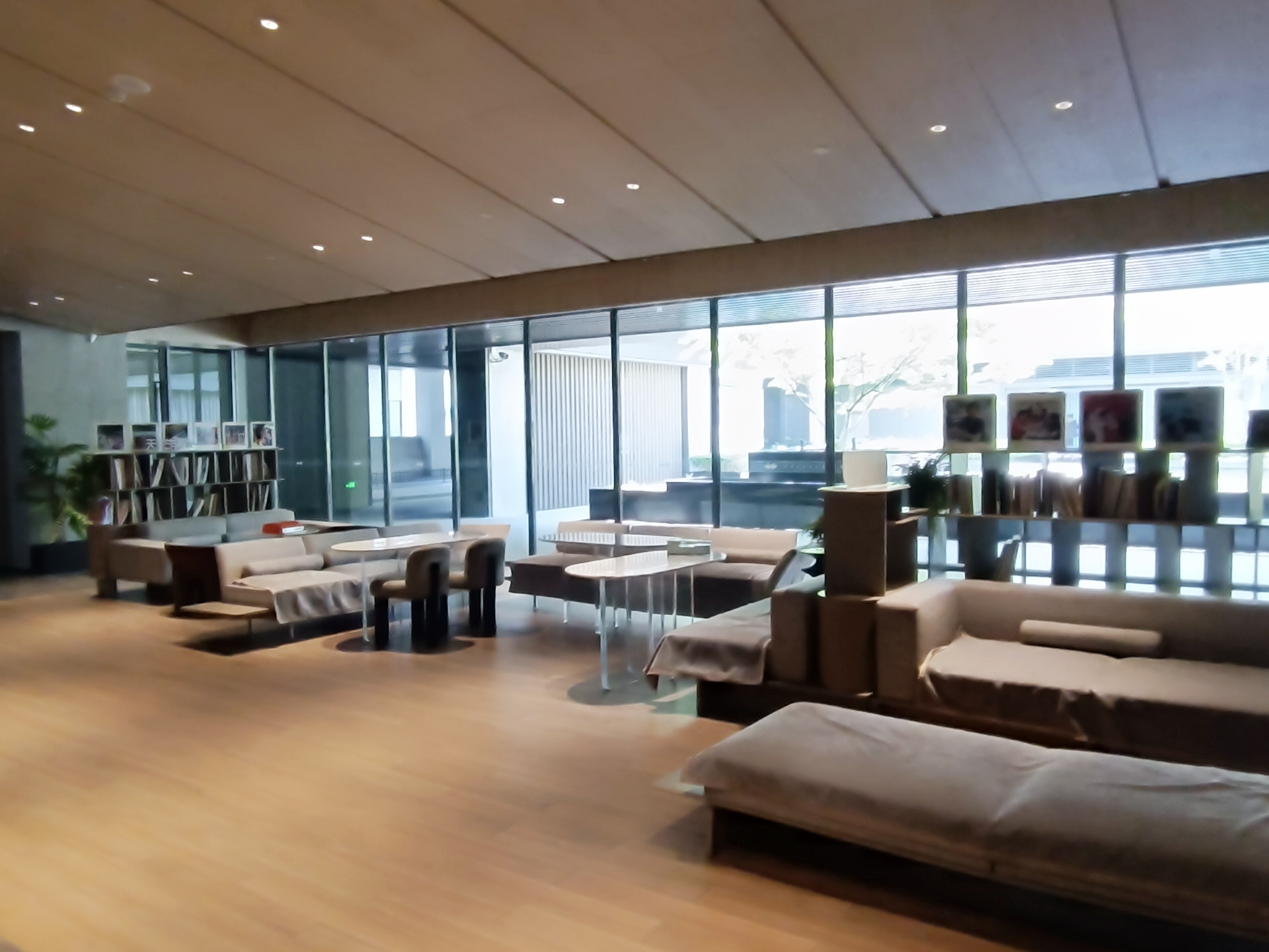 Vanke City of Sky compound photo 6