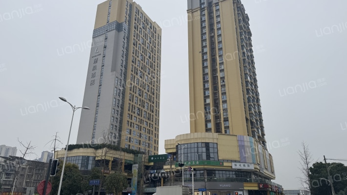 悦彩广场外景图