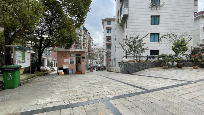 蟠龙巷19号外景图